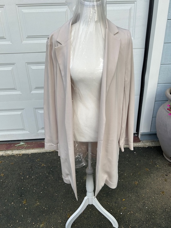 Elie Tahari Jackets & Blazers - Elie Tahari Light Beige Long Open Blazer